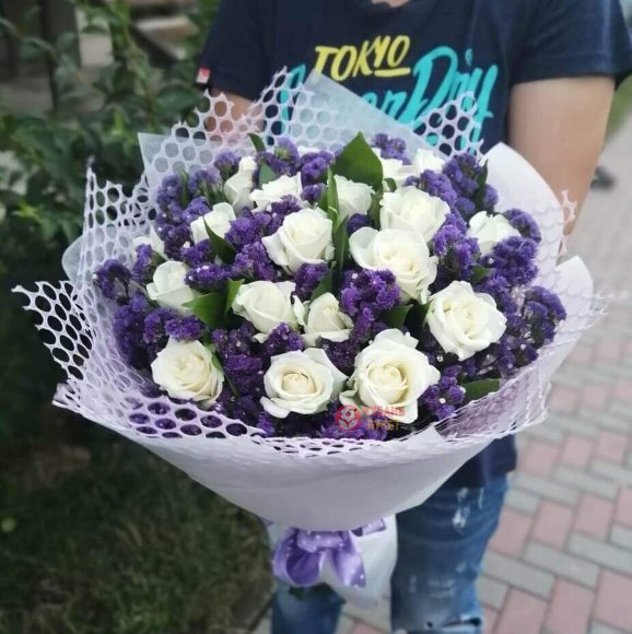 Букет цветов «Элен» заказать за 7 450 руб. с доставкой Букет цветов «Элен» заказать за 7 450 руб. с доставкой